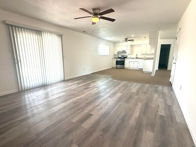 1093 Raymond Road, Hanford, CA 93230