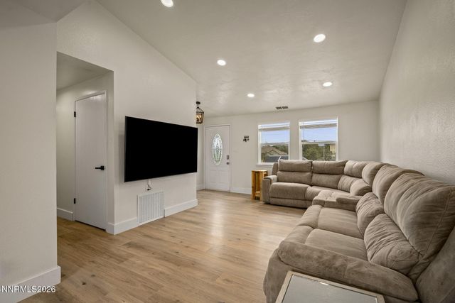 2424 Cartwright Road, Reno, NV 89521