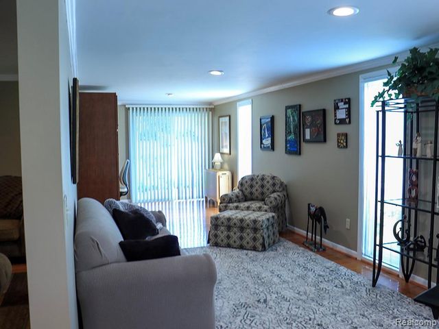 311 S Clinton Street, Stockbridge, MI 49285