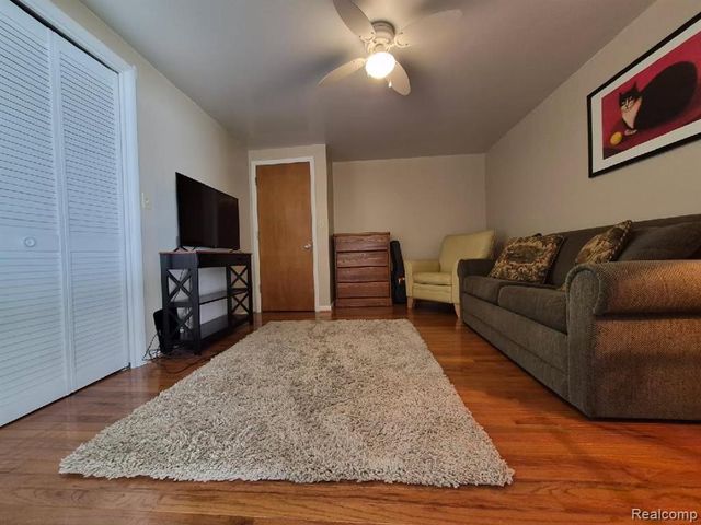 311 S Clinton Street, Stockbridge, MI 49285
