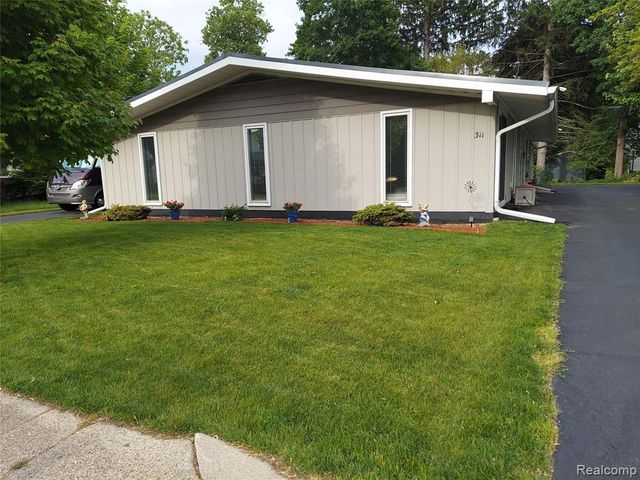 311 S Clinton Street, Stockbridge, MI 49285