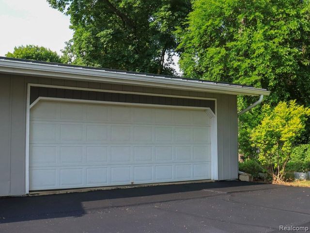 311 S Clinton Street, Stockbridge, MI 49285