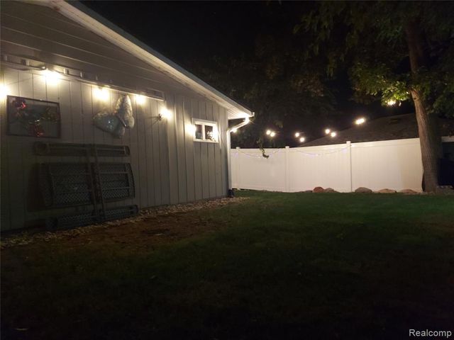 311 S Clinton Street, Stockbridge, MI 49285