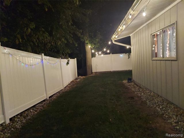 311 S Clinton Street, Stockbridge, MI 49285