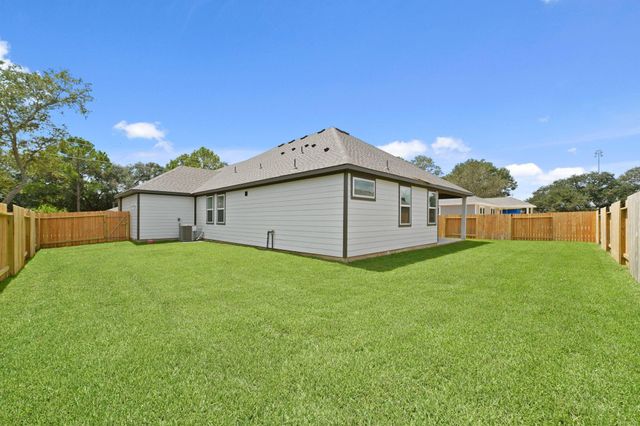 2407 16th Street, Bay City, TX 77414
