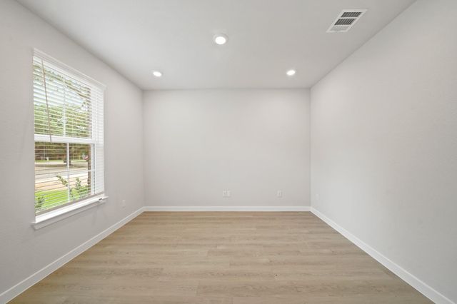 2407 16th Street, Bay City, TX 77414