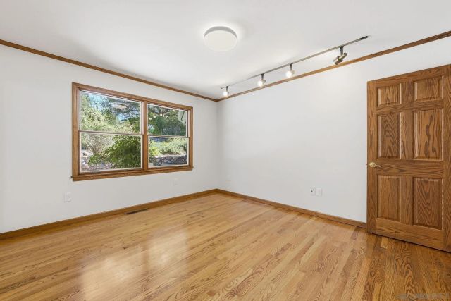 432 Arnold Way, Alpine, CA 91901