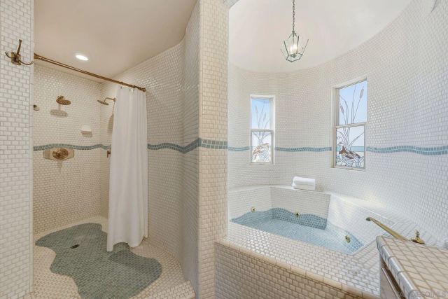 432 Arnold Way, Alpine, CA 91901