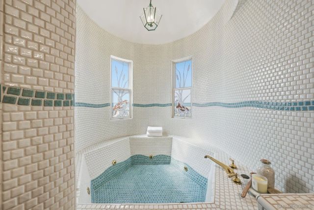 432 Arnold Way, Alpine, CA 91901