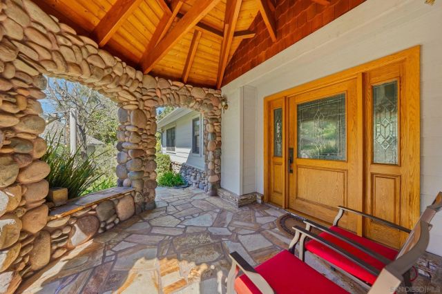 432 Arnold Way, Alpine, CA 91901