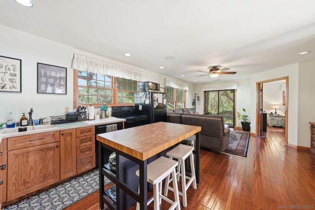 432 Arnold Way, Alpine, CA 91901