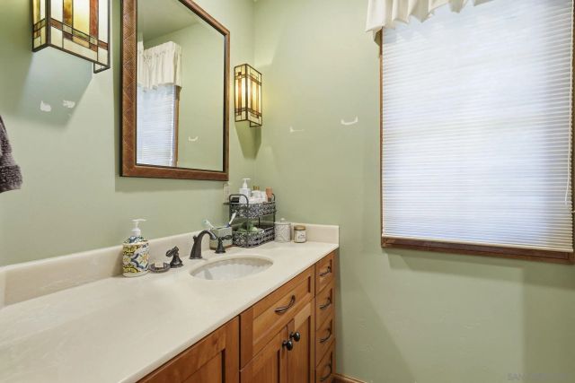 432 Arnold Way, Alpine, CA 91901