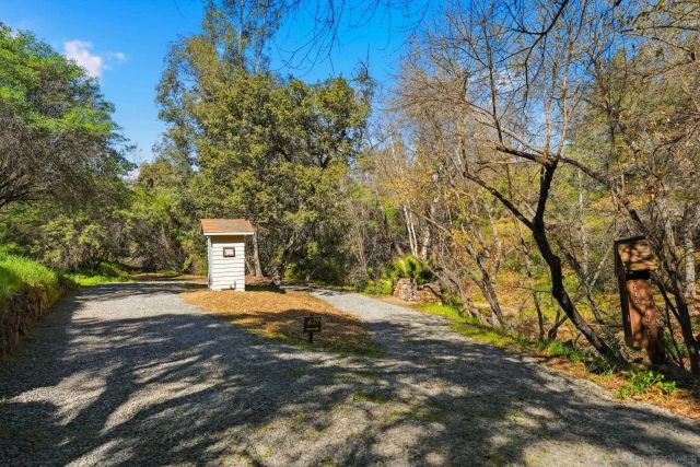 432 Arnold Way, Alpine, CA 91901