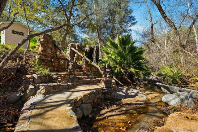 432 Arnold Way, Alpine, CA 91901