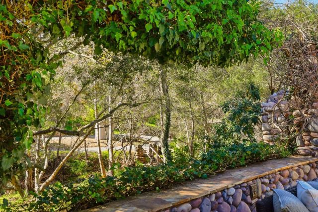 432 Arnold Way, Alpine, CA 91901