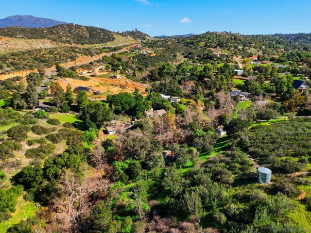 432 Arnold Way, Alpine, CA 91901