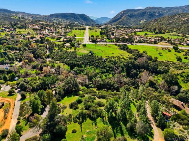 432 Arnold Way, Alpine, CA 91901