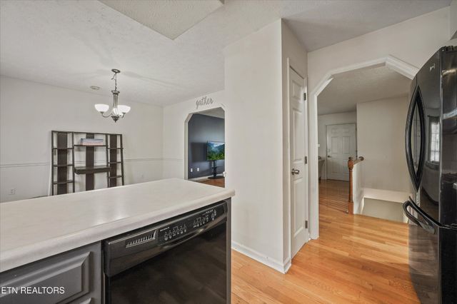 101 Hooper Court, Oak Ridge, TN 37830