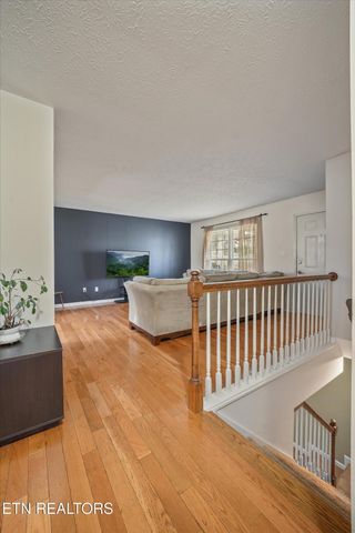 101 Hooper Court, Oak Ridge, TN 37830