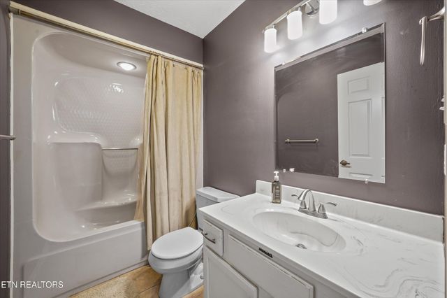 101 Hooper Court, Oak Ridge, TN 37830