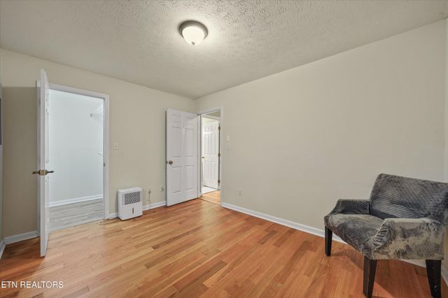 101 Hooper Court, Oak Ridge, TN 37830