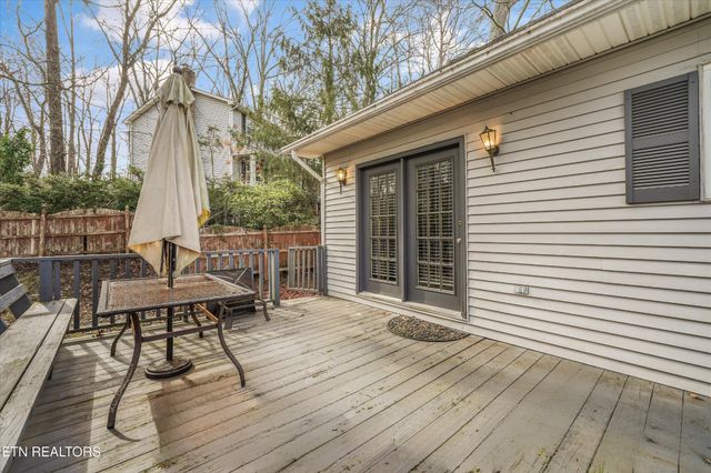 101 Hooper Court, Oak Ridge, TN 37830