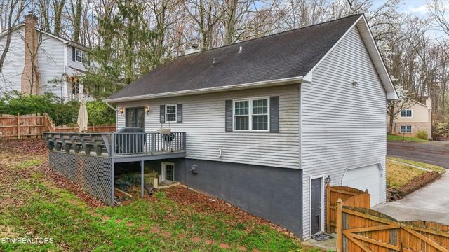 101 Hooper Court, Oak Ridge, TN 37830