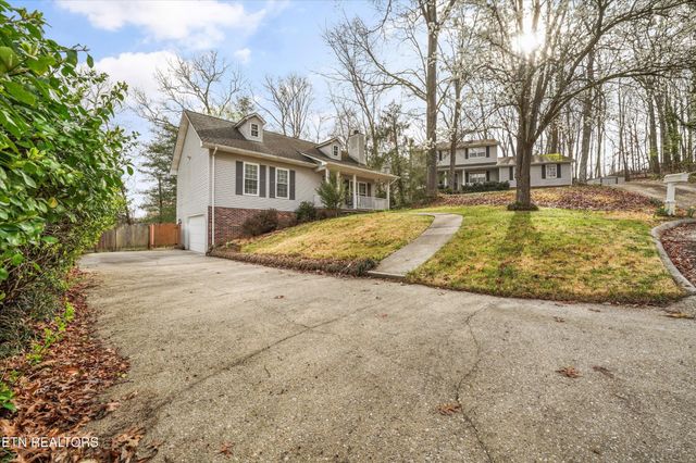 101 Hooper Court, Oak Ridge, TN 37830
