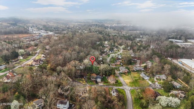 101 Hooper Court, Oak Ridge, TN 37830