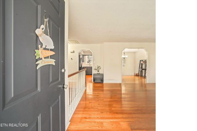 101 Hooper Court, Oak Ridge, TN 37830