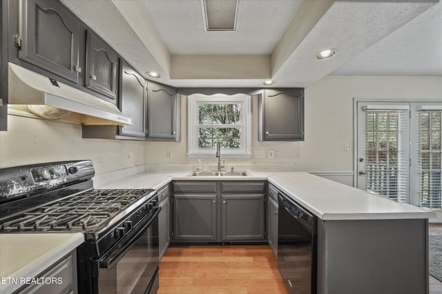 101 Hooper Court, Oak Ridge, TN 37830