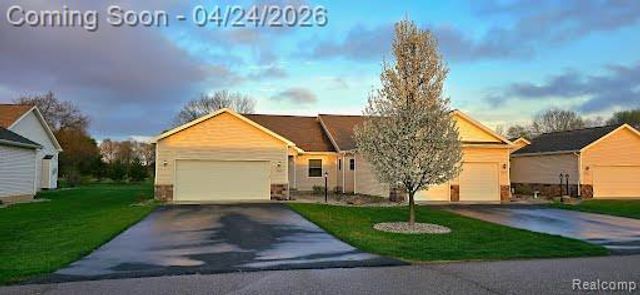 4013 Eastbridge Circle Road, Stockbridge, MI 49285