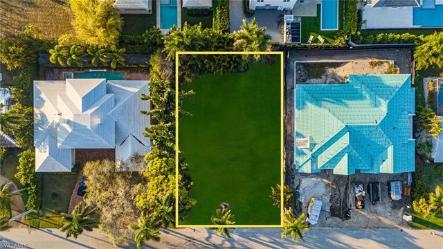 400 Wedge DR, Naples, FL 34103