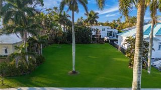 400 Wedge DR, Naples, FL 34103