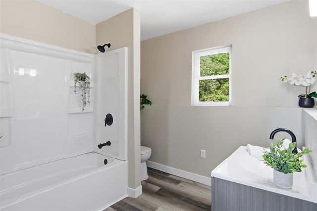 3433 Starr Avenue, Eau Claire, WI 54703