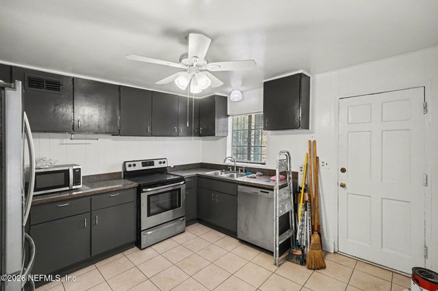 2525 THAMES Street, Jacksonville, FL 32209