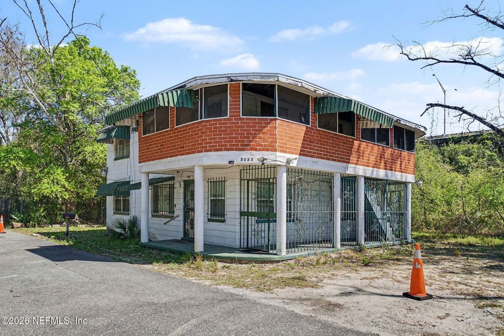2525 THAMES Street, Jacksonville, FL 32209