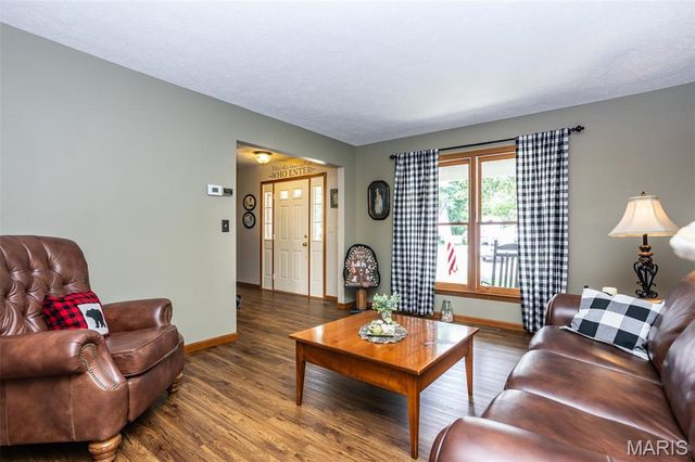 1729 Seminole Lane, Godfrey, IL 62035