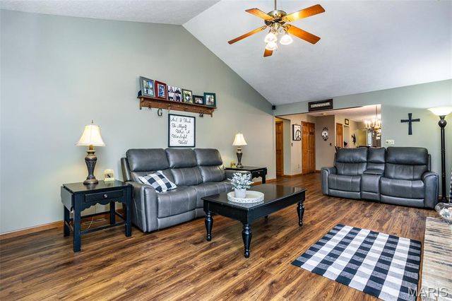1729 Seminole Lane, Godfrey, IL 62035