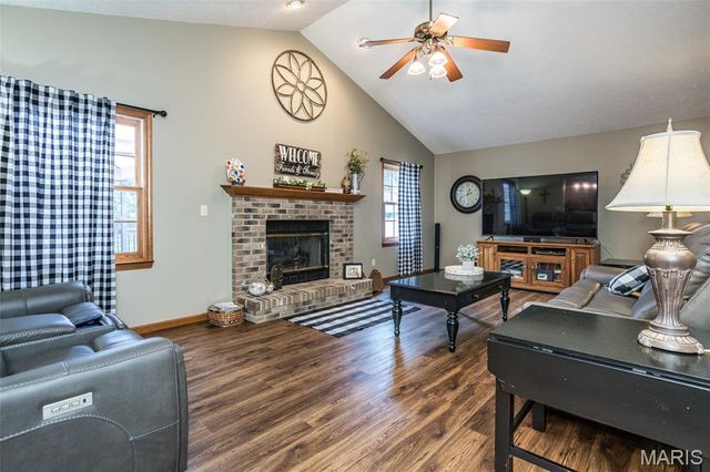 1729 Seminole Lane, Godfrey, IL 62035