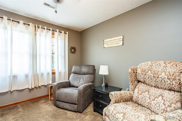 1729 Seminole Lane, Godfrey, IL 62035