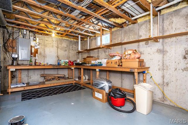 1729 Seminole Lane, Godfrey, IL 62035