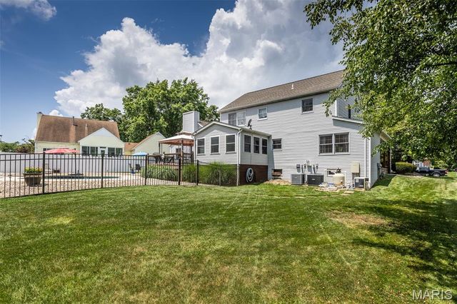 1729 Seminole Lane, Godfrey, IL 62035
