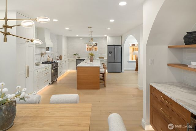 1919 E Eaton Place, Seattle, WA 98112