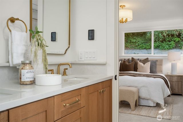 1919 E Eaton Place, Seattle, WA 98112