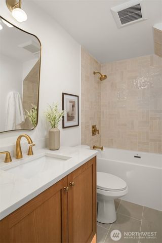 1919 E Eaton Place, Seattle, WA 98112