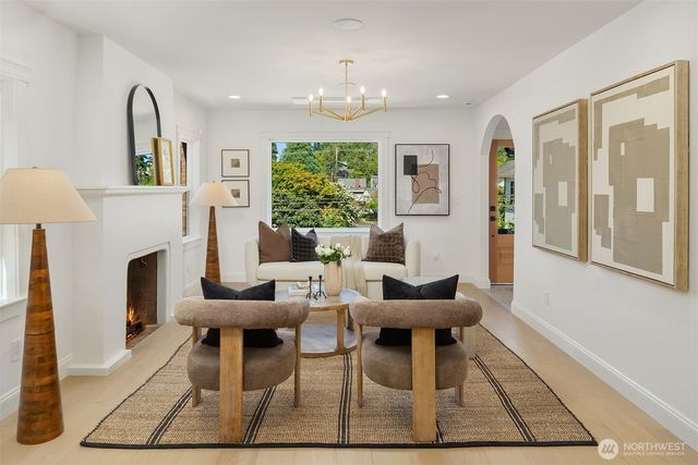 1919 E Eaton Place, Seattle, WA 98112