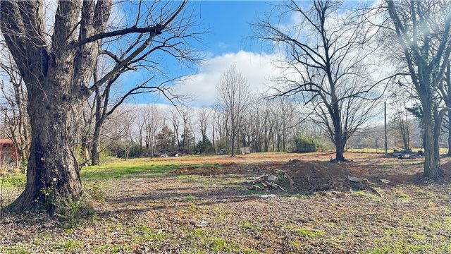 4219 Old Wire Road, Springdale, AR 72764
