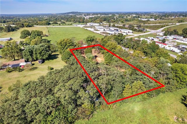 4219 Old Wire Road, Springdale, AR 72764