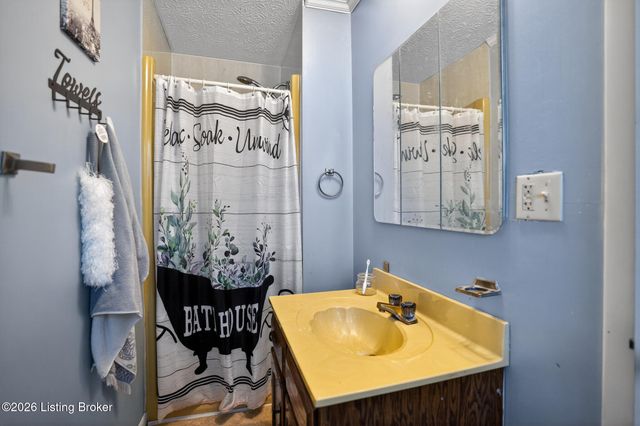 530 Heaton Ford Rd, Science Hill, KY 42553